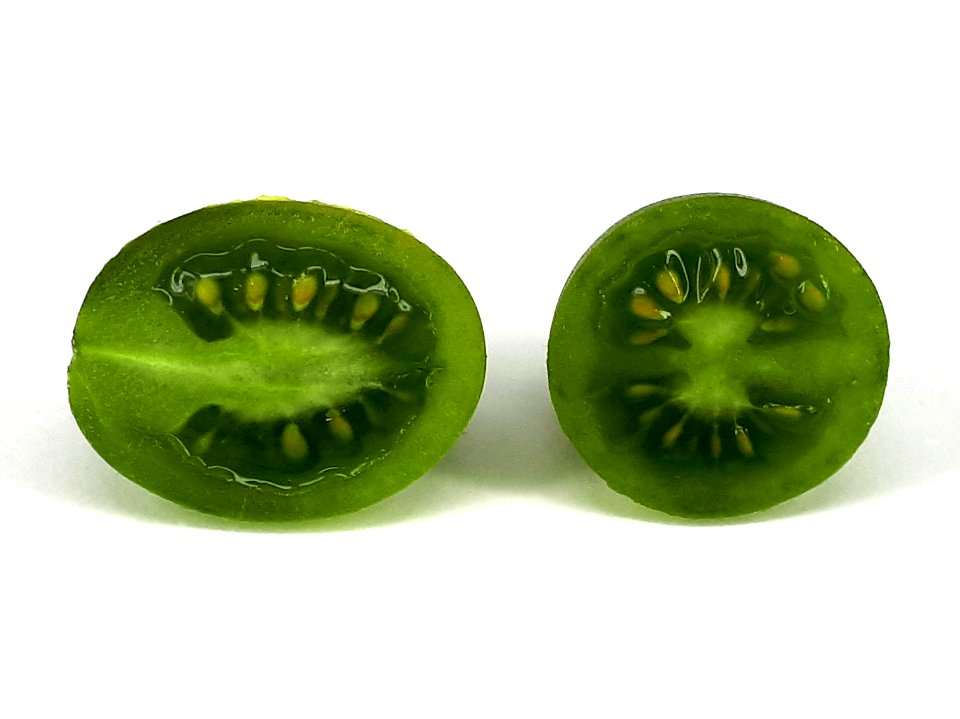 Cross section of Cherry Dulcemiel tomato 2017 F