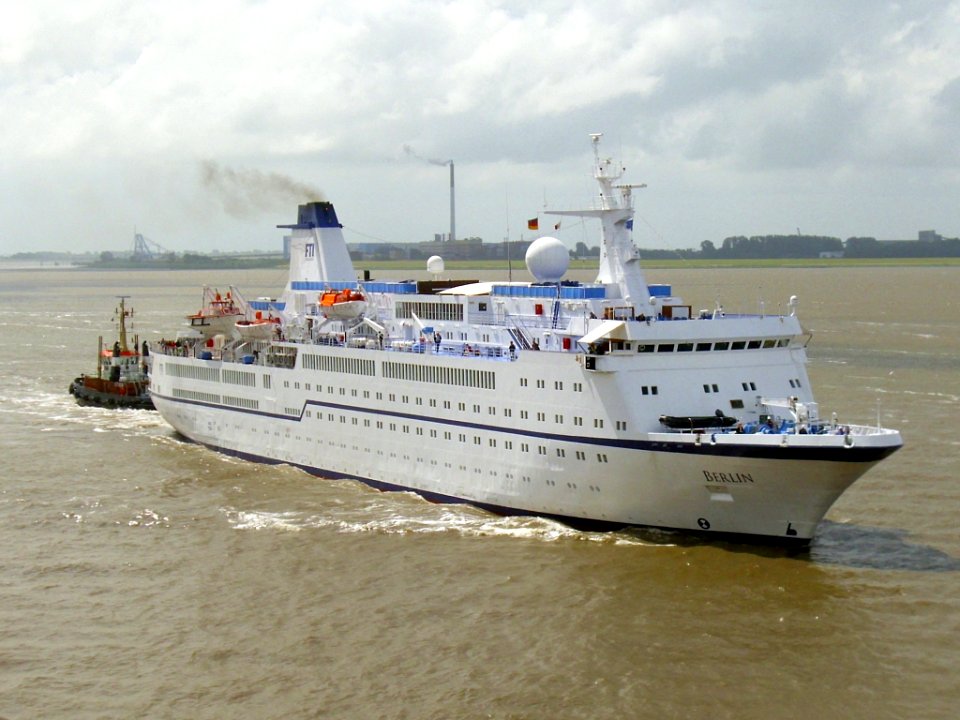 Cruise ship Berlin 2014-06-14 (3)