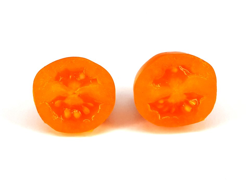 Cross section of Cherry Bambelo tomato 2017 E