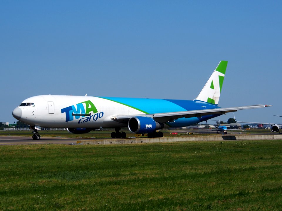 CS-TLZ TMA Boeing 767-375(ER)(BDSF) - cn 24086, taxiing 21july2013 pic-004
