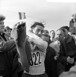 Cross van Le Soir in Brussel Voorop de Belg Henri Clerckx die gaat winnen, Bestanddeelnr 915-7760