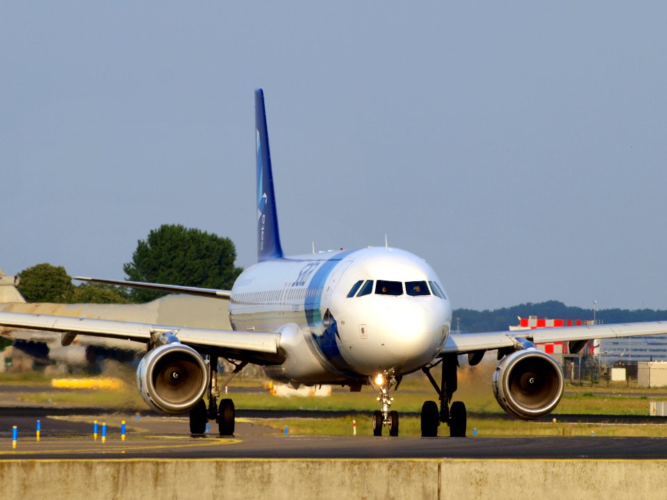 CS-TKJ SATA International Airbus A320-212 - cn 795 taxiing 22July2013 pic-001