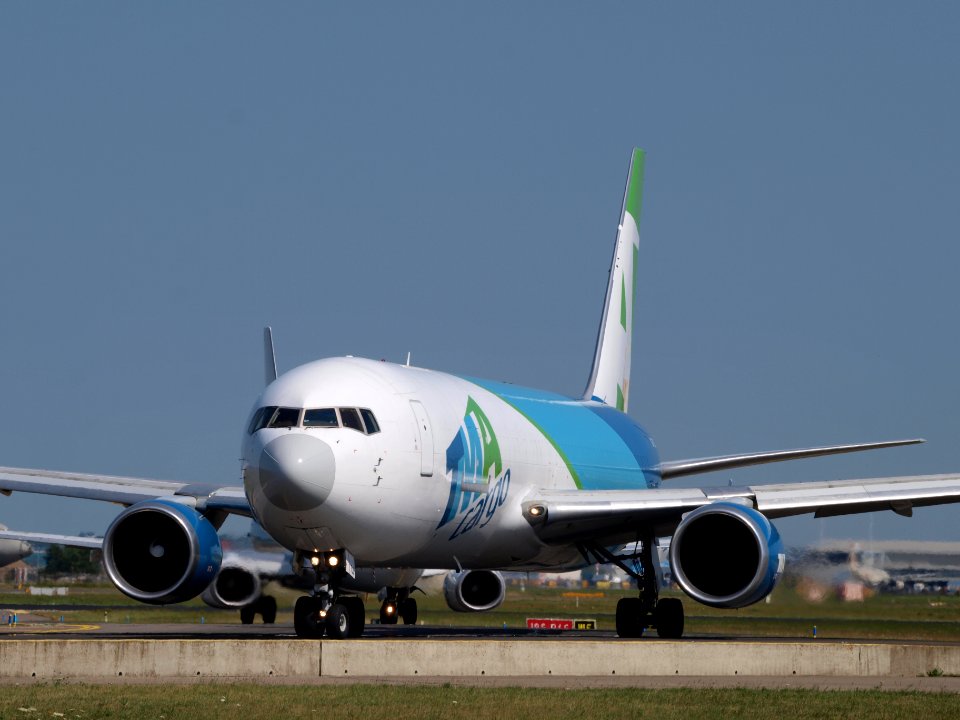 CS-TLZ TMA Boeing 767-375(ER)(BDSF) - cn 24086, taxiing 21july2013 pic-002