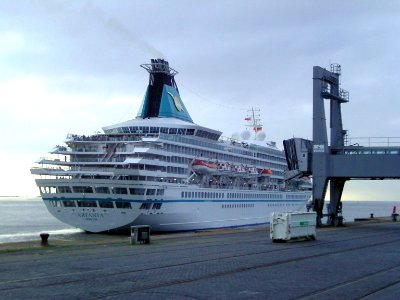 Cruise ship Artania 2011-08-01 (2)