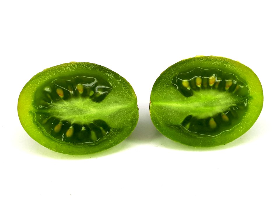 Cross section of Cherry Dulcemiel tomato 2017 B