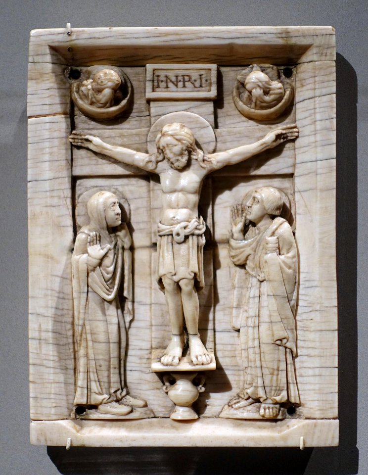 Crucifixion, Köln, mid 12th century, ivory - Bode-Museum - DSC03624