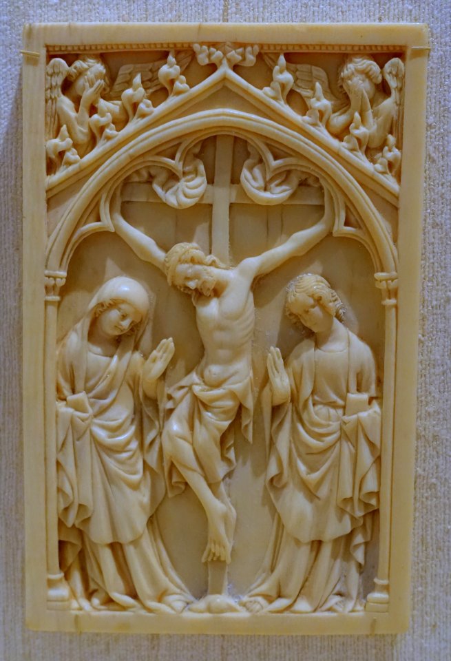 Crucifixion, French, Paris, 1340-1360, ivory - Princeton University Art Museum - DSC06800