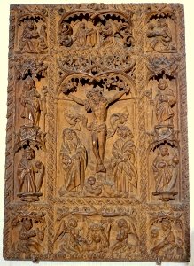 Crucifixion with the Virgin and Saint John, saints, and angels holding the Veil of Veronica, probably a tabernacle door, German, late 1400s, wood - Princeton University Art Museum - DSC06744