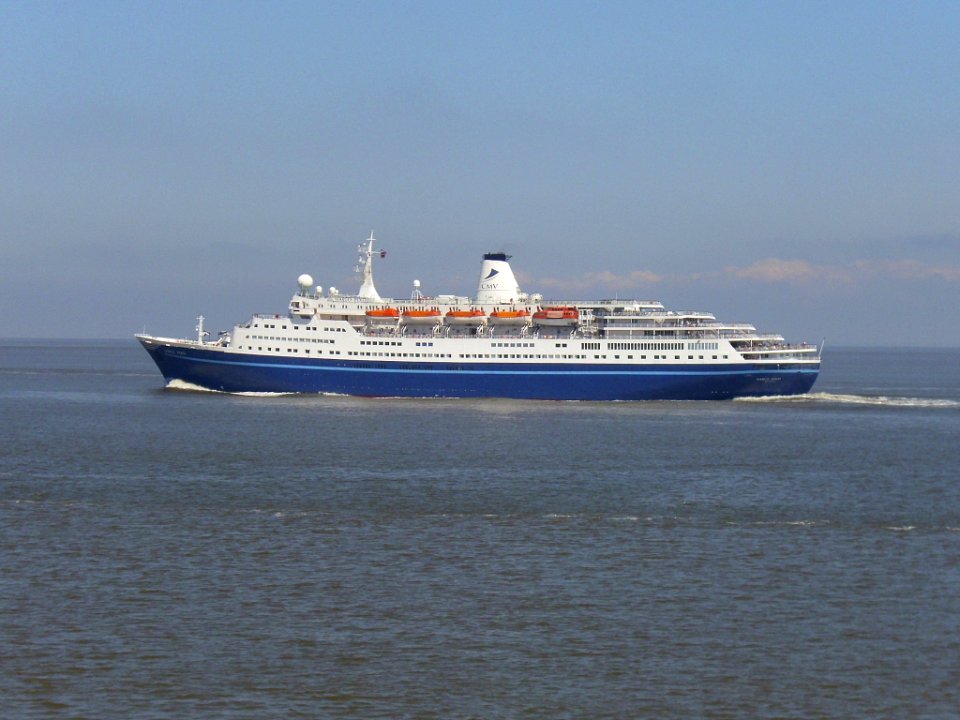 Cruise ship Marco Polo 2014-05-17 (2)