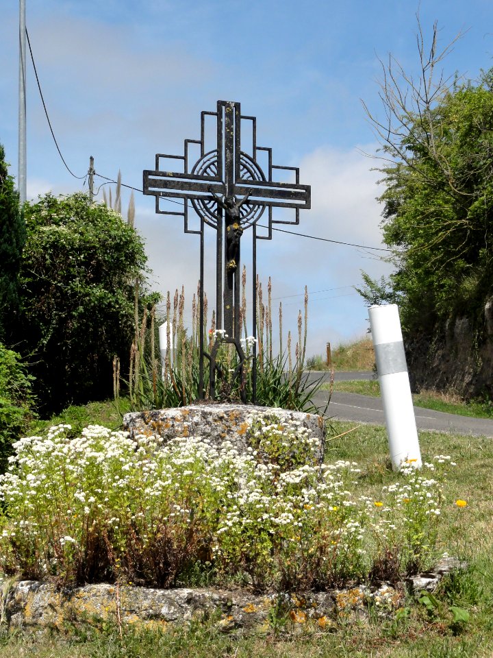 Cuissy-et-Geny (Aisne) croix de chemin