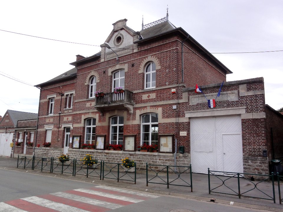 Cugny (Aisne) mairie-école (02)