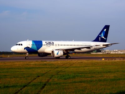 CS-TKJ SATA International Airbus A320-212 - cn 795 taxiing 22July2013 pic-003
