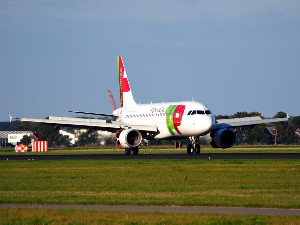 CS-TTS Airbus A319-112 (cn 1765) TAP Portugal landing pic1