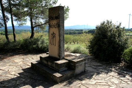 Cuatro Caminos stone and Pandols