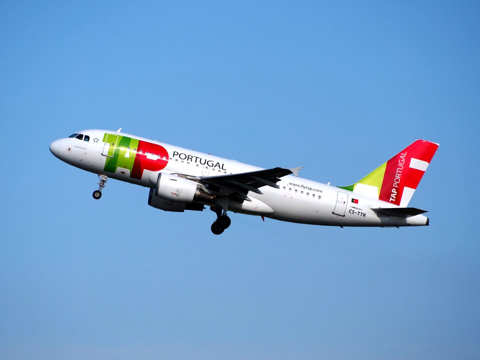 CS-TTR TAP - Air Portugal Airbus A319-112 take-off from Schiphol (AMS - EHAM), The Netherlands, 18may2014, pic-2
