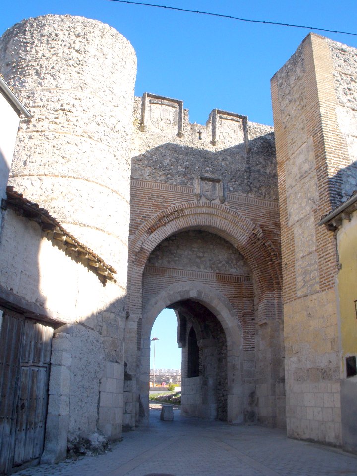 Cuéllar - Arco de San Basilio 05