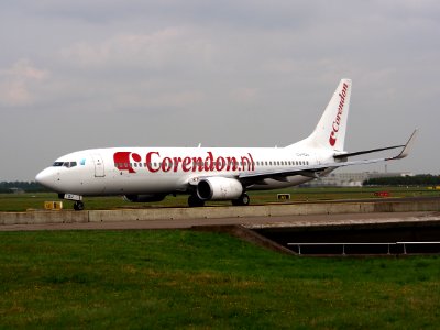 CS-TQU Corendon Dutch Airlines Boeing 737-8K2(WL) - cn 30646 taxiing 14july2013 pic-002