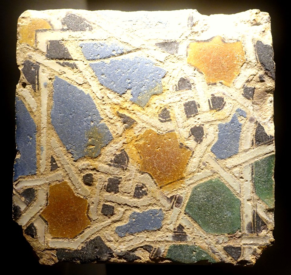 Cuerda seca tile, 12th-13th century - Alcázar of Seville, Spain - DSC07342