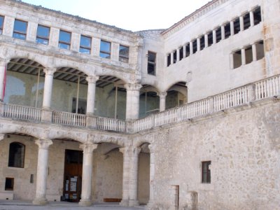 Cuéllar - Castillo, Patio de armas 3