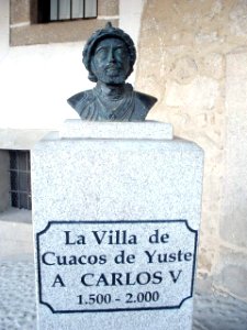 Cuacos de Yuste - Plaza de Don Juan de Austria 2