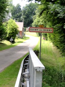 Cuiry-lès-Iviers (Aisne) city limit sign