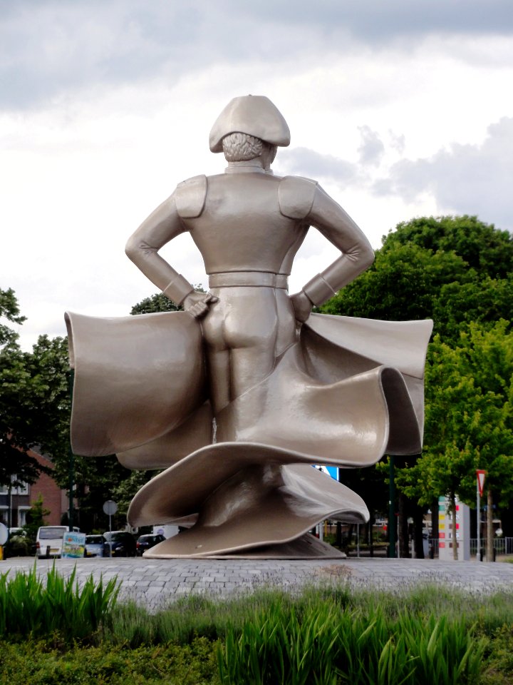 Cuijk, sculpture Ommezwaai, Camille Meeussen, 2010
