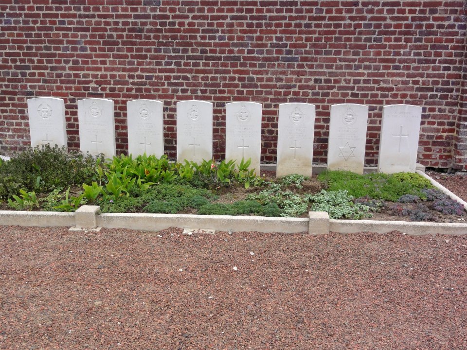 Cugny (Aisne) cimetière, tombes de la CWGC