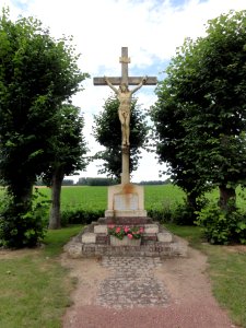 Cugny (Aisne) croix de chemin mémorial accident aviation