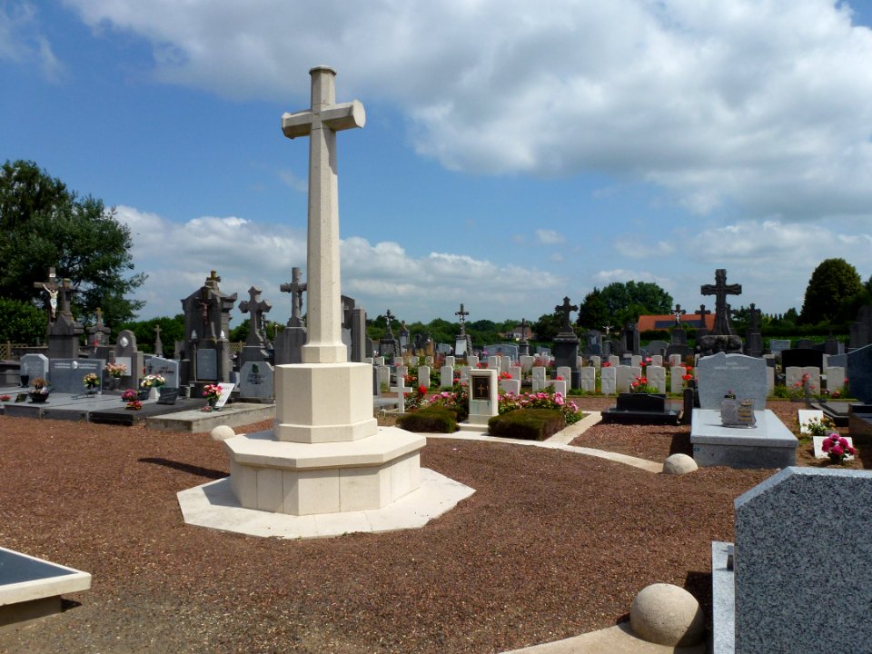 Cuinchy (Pas-de-Calais) Cuinchy Communal Cemetery section 1914-18
