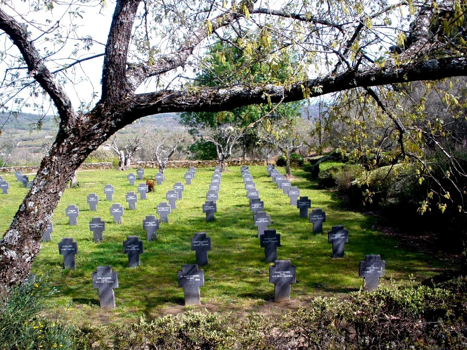 Cuacos de Yuste - Cementerio Militar Aleman 04