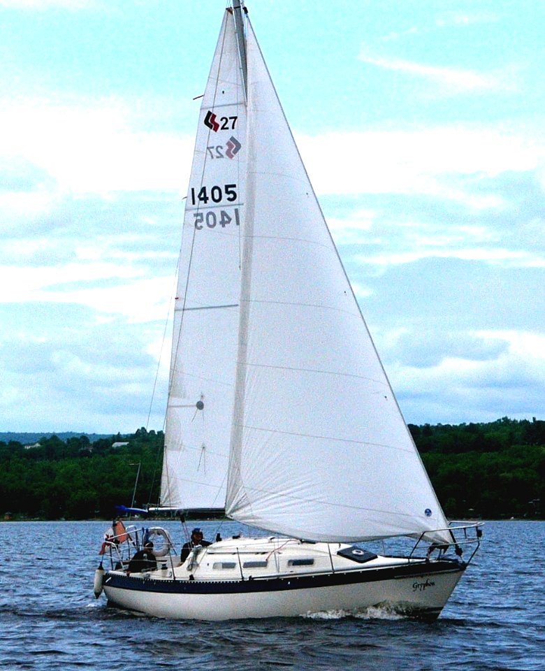 CS 27 sailboat Gryphon