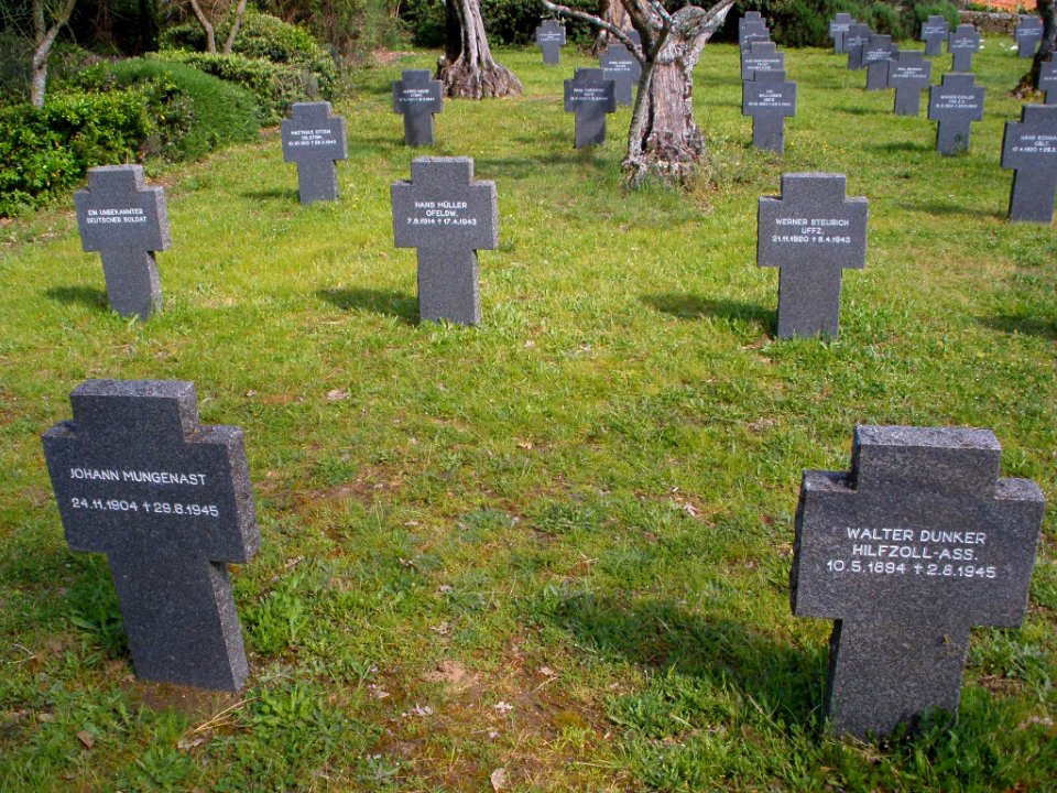 Cuacos de Yuste - Cementerio Militar Aleman 17