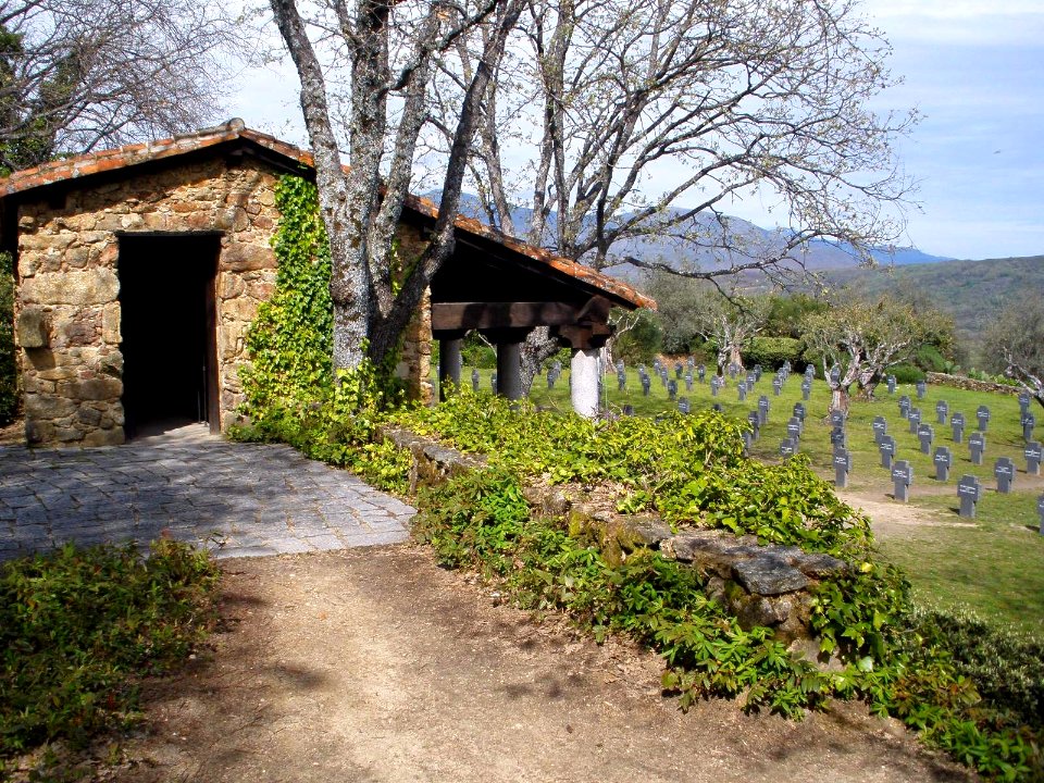 Cuacos de Yuste - Cementerio Militar Aleman 05