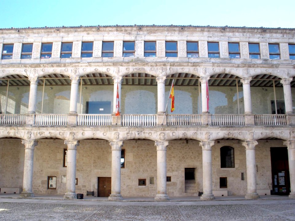 Cuéllar - Castillo, Patio de armas 2
