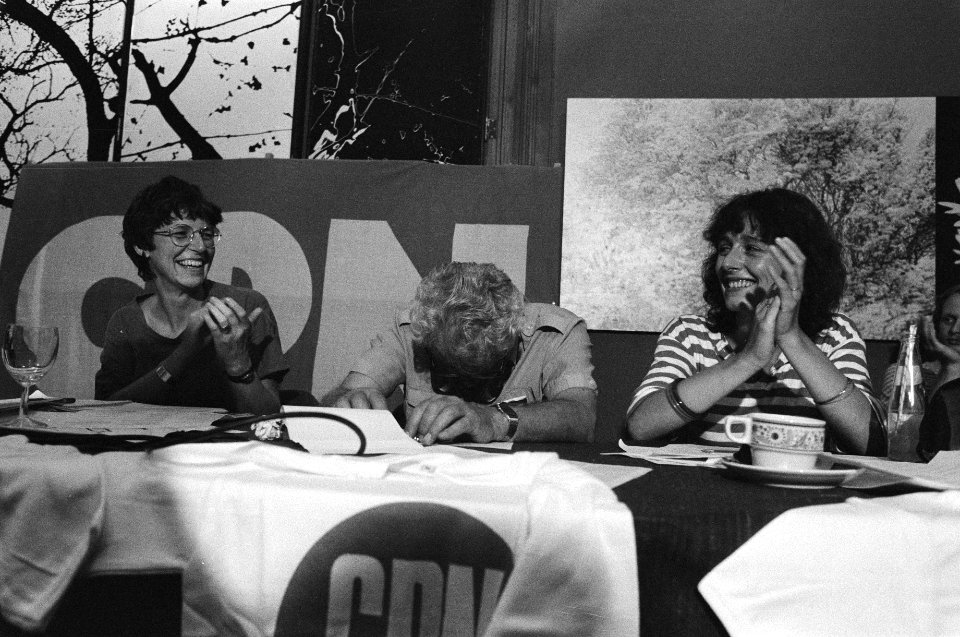 CPN-verkiezingsconferentie in Krasnapolsky in Amsterdam applaus voor Marcus Bak, Bestanddeelnr 932-2252