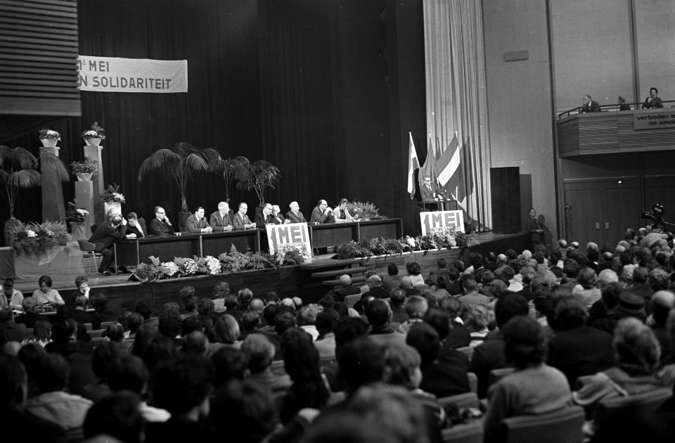 CPN-vergadering t.g.v. eerste mei in RAI te Amsterdam, Bestanddeelnr 920-2930