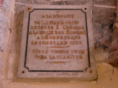 Crémieu - Église Saint-Jean-Baptiste - Plaque à la mémoire de Louise Sornin