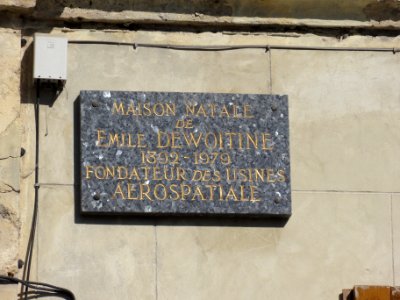 Crépy (Aisne) plaque maison natale Emile Dewoitine