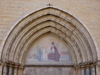 Crémieu - Église Saint-Jean-Baptiste - Haut du portail