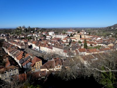 Crémieu - Vue sur le village depuis la colline Saint-Hippolyte