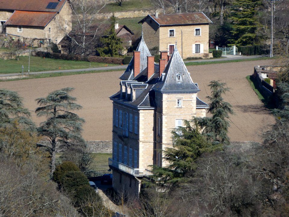 Crémieu - Route de Siccieu - Château - Vu depuis la colline Saint-Hippolyte