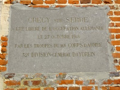 Crécy-sur-Serre (Aisne) plaque commémoration libération 1918