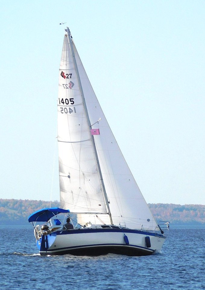 CS 27 sailboat Gryphon 4032