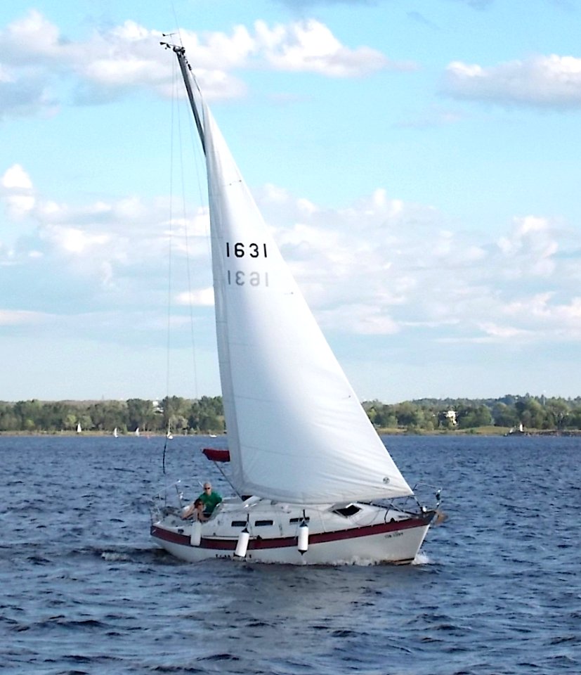 CS 27 Sailboat Poly Mer 2677