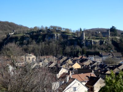 Crémieu - Colline Saint-Hippolyte - Depuis la colline du château delphinal