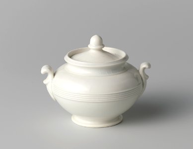 Creamware suikerpot, Petrus Regout & Co (1)