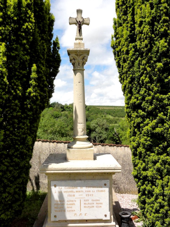 Coyviller (M-et-M) croix de cimetière, monument aux morts