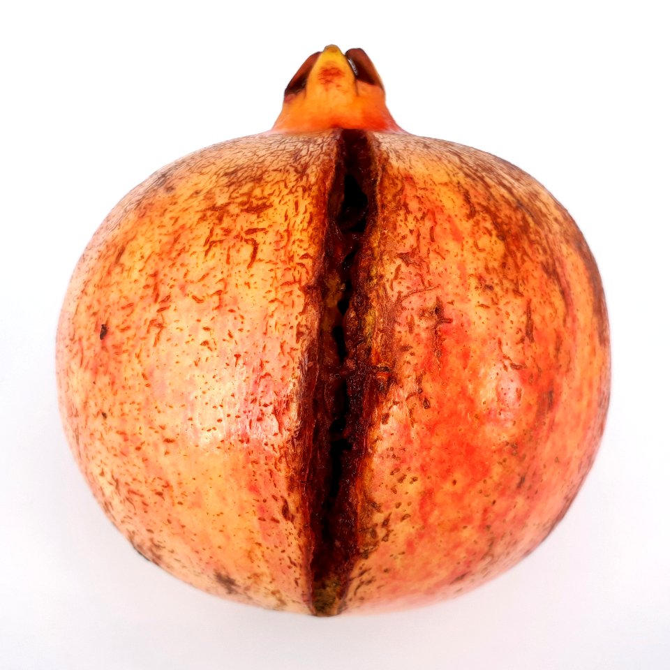 Cracked pomegranate 2017 C1