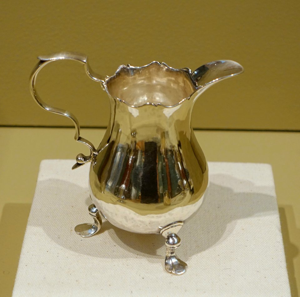 Cream pot, Paul Revere I, Boston, c. 1750, silver - Currier Museum of Art - Manchester, NH - DSC07960