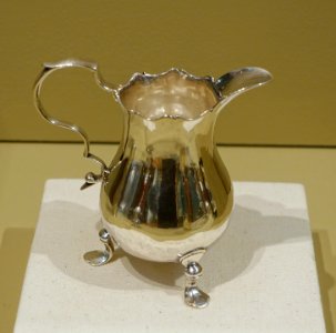 Cream pot, Paul Revere I, Boston, c. 1750, silver - Currier Museum of Art - Manchester, NH - DSC07960